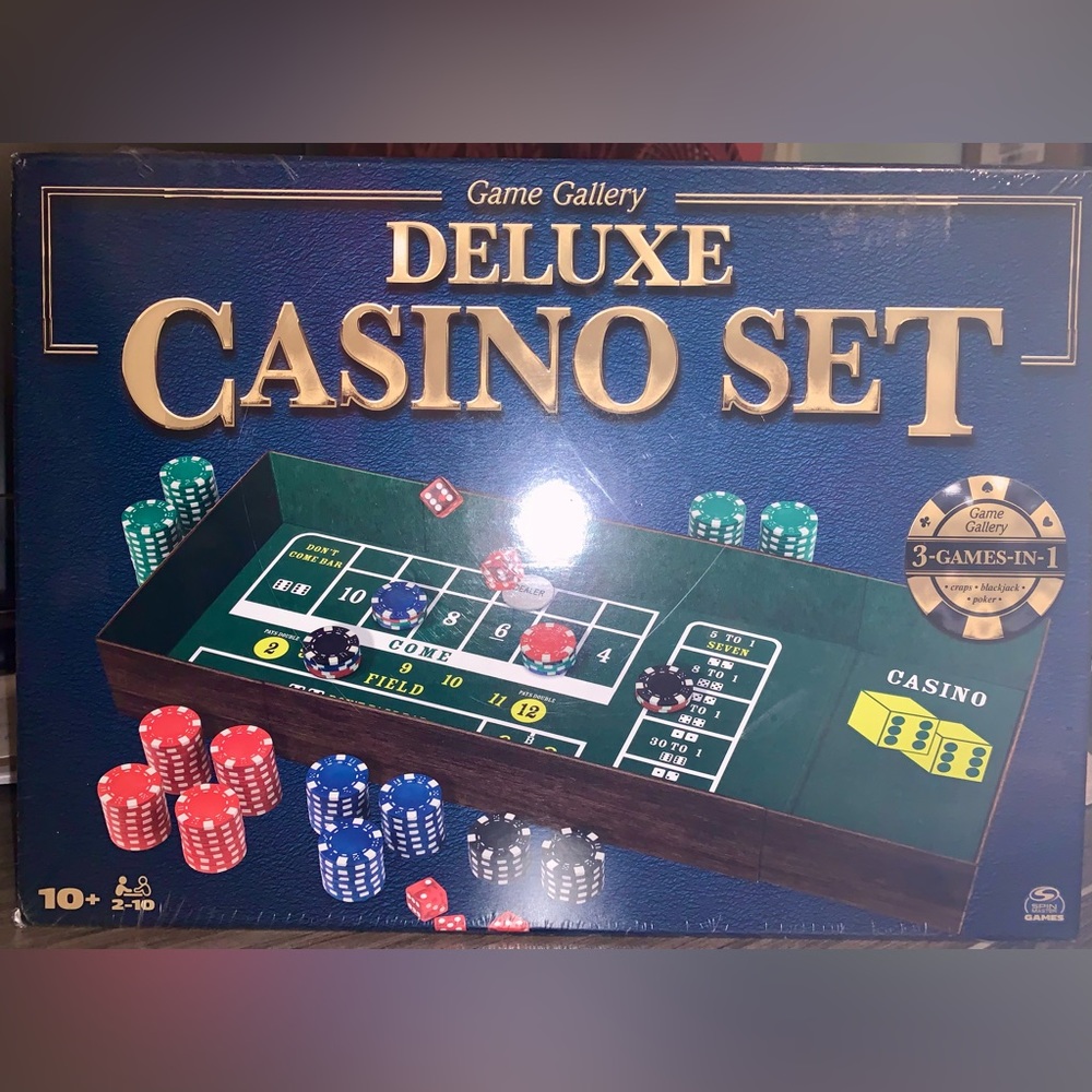 BRAND NEW Deluxe Casino Set